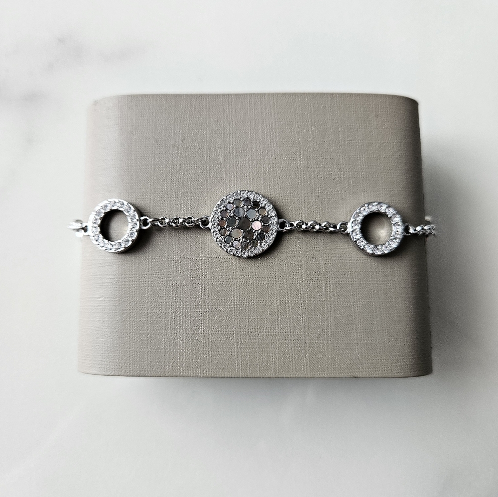 Elegant Silver Bracelet with Crystal Accents